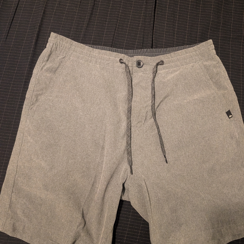 Quiksilver Men's Gray Hybrid Amphibian 4 Way Stretch Shorts